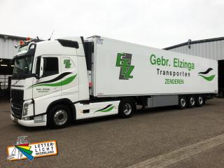 Vrachtwagen reclame oplegger trekker.